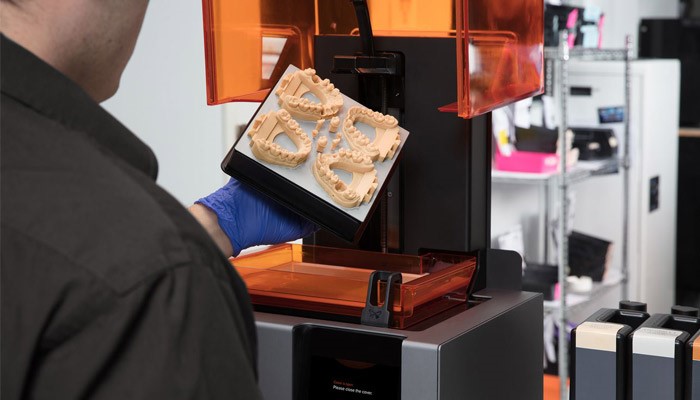 استفاده از تکنولوژی پرینت سه بعدی در صنعت دندانپزشکی