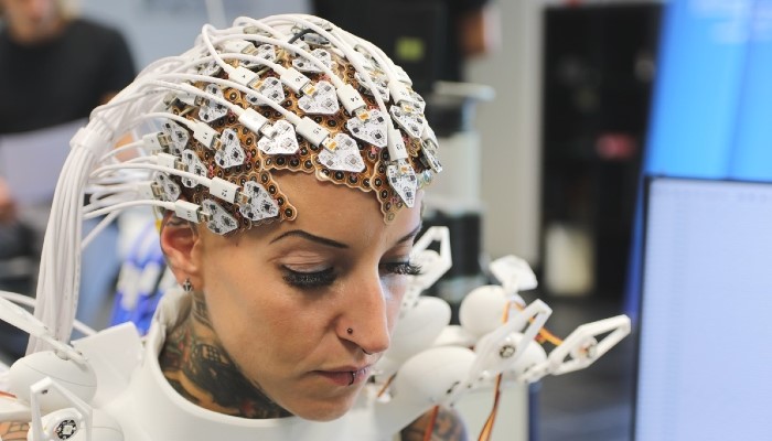 توسعه یک لباس با توانایی استخراج اطلاعات مغز با استفاده از تکنولوژی پرینت سه بعدی