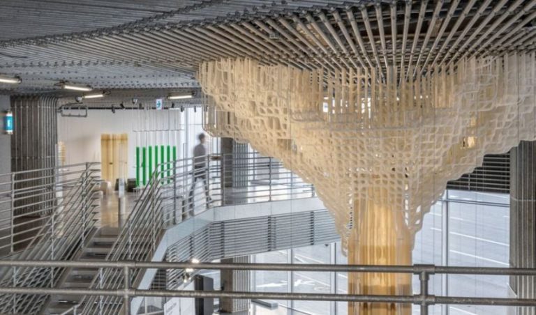 پرینت سه بعدی یک درخت مصنوعی در سئول